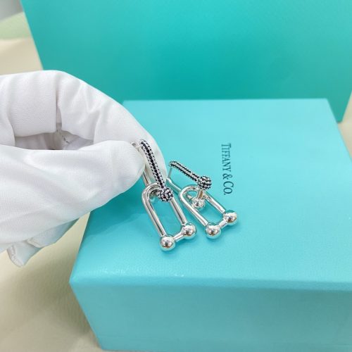 輕奢雙 U 造型黑鑽耳扣｜新款質感氣質耳環 Light Luxury Double U Design Black Zircon Ear Clip | New Elegant Earring