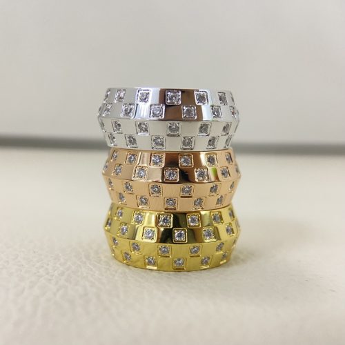 New wide band checkered ring with zircon inlay